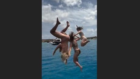 Urlaubsspaß nach der EM - Alisha Lehmann begeistert mit Salto