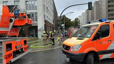 Berlin: Wohnungsbrand in Gesundbrunnen – zwei Menschen verletzt