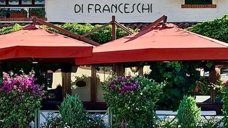 Giorgio Armani acquisisce La Capannina di Forte dei Marmi