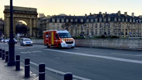 Bordeaux : un homme de 85 ans décède après avoir été fauché par une voiture sur un passage piéton