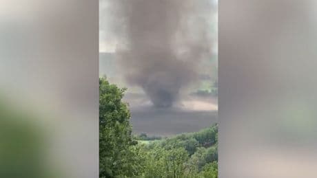 Extrem-Wetter sorgt für Chaos - Tornado fegt über Rumänien