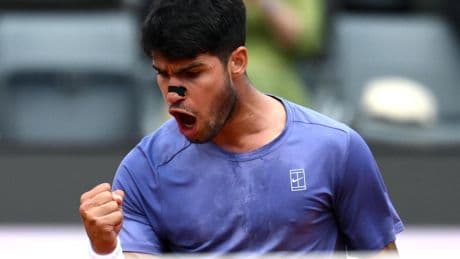 Alcaraz salva un duro examen ante Khachanov y jugará los cuartos de Roma contra Draper