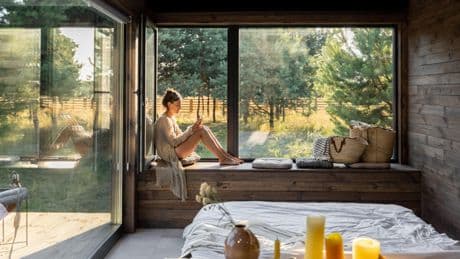 Vacances haut de gamme et entre-soi digital : quand «Gens de confiance» remplace Airbnb