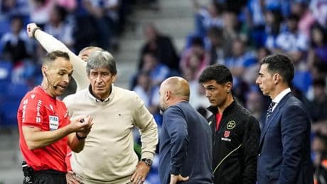 LaLiga denuncia el lanzamiento de mecheros en el Espanyol-Betis