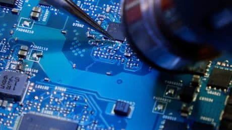 ¿Qué pretende EEUU imponiendo aranceles a sus propios chips?