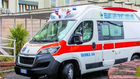 I genitori riposano, lui si nasconde in auto. Bimbo di 4 anni morto per colpo di calore