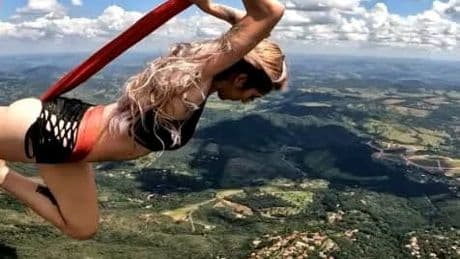 Waghalsige Stunts  - Riskanter Weltrekordversuch über den Wolken