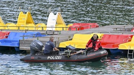 Vader (33) en zoon (6) dood teruggevonden na val van waterfiets bij Duits meer