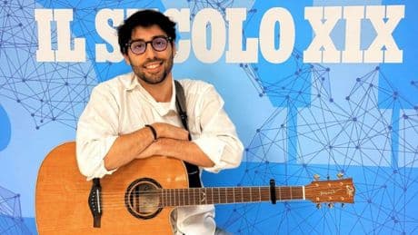 GuitarOnion, il genovese che fa milioni di views: “Canto le squadre di calcio su TikTok e mi seguono da tutto il mondo”