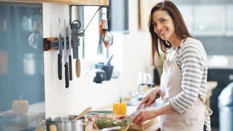 Por qué cocinar para toda la semana es sano y además alimenta: el poder emocional del 'batch cooking'
