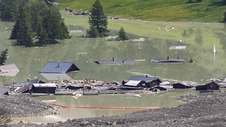 Unglück in Schweizer Alpen: Gestautes Wasser im Lötschental fließt vorerst gefahrlos ab