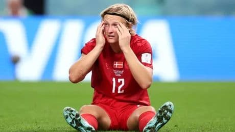 Kasper Dolberg to Celtic transfer at risk of collapse as striker's head turned by 11th hour offer