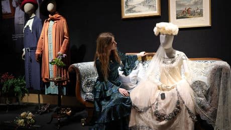 Près de 2 millions d’euros récoltés après la mise aux enchères d’objets de la saga Downton Abbey