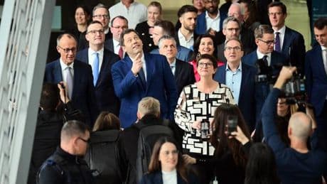 Regierungsbildung: Union und SPD stellen letzte Weichen für Regierungswechsel