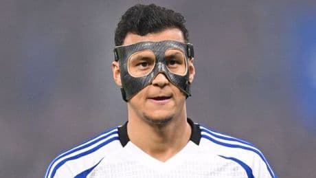 West Ham, Leeds and Fulham primed to pounce on free agent marksman if move falls through