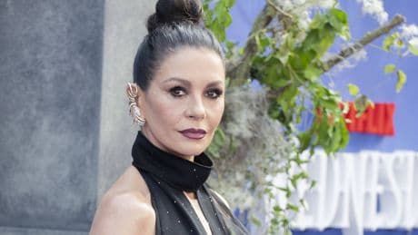 So sah "Wednesday"-Star Catherine Zeta-Jones zu Beginn ihrer Karriere aus