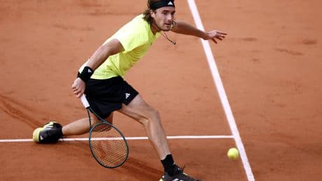 Stefanos Tstsipas ficha al exentrenador de Djokovic tras su desastrosa eliminación de Roland Garros