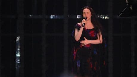 Leise Töne beim ESC-Heimspiel: Zoë Më vertritt die Schweiz