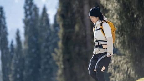 Avec les exosquelettes Hypershell X, vous pouvez aller plus loin et gravir les sommets