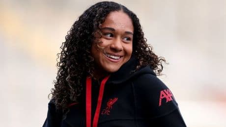 Arsenal make statement and agree world record transfer deal with Liverpool for Olivia Smith