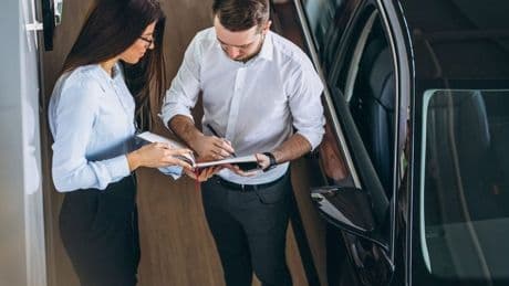Los concesionarios de coches casi duplican su rentabilidad en el primer trimestre del año