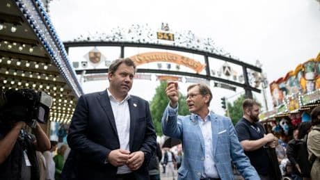 Start mit Prominenz: Klingbeil eröffnet Cranger Kirmes in Herne