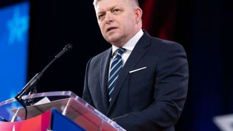 Slowakei: Regierungschef Robert Fico bringt Nato-Austritt ins Spiel