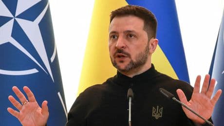 Starmer backs 'full ceasefire' after Zelenskyy call - as Putin says he is open to bilateral talks