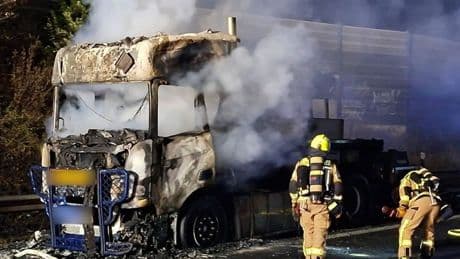 Delmenhorst: A28 nach Lkw-Brand bei Dreieck Stuhr stundenlang gesperrt