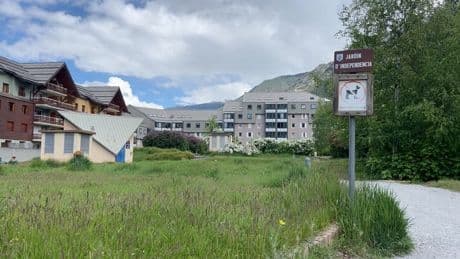 "Ce n'est pas normal": des habitants de Briançon vent debout contre le chantier du parking de Val Chancel
