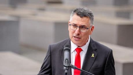 „Lehren offenbar wieder vergessen“ – Israels Außenminister kritisiert Antisemitismus in Deutschland