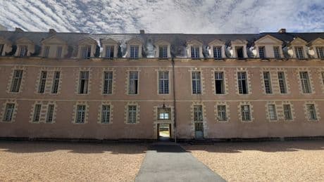 Sarthe : un ancien professeur du lycée militaire le Prytanée accusé de viols sur des élèves