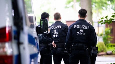 Schüsse in Stuhr bei Bremen: Männer aus Auto angeschossen – Festnahme