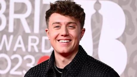Roman Kemp ‘calls out’ Olly Murs after awkward on-stage moment