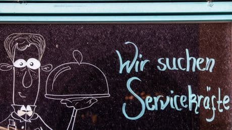 Konjunktur: Krise und Jobabbau: Weniger Firmen beklagen Fachkräftemangel