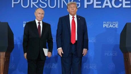 ?Vertice Ucraina, Trump interrompe i colloqui per chiamare Putin: «Preparativi per il trilaterale»