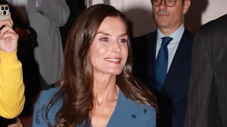 El guiño de Letizia a la Asociación de la Prensa de Madrid durante sus premios: lo firma Bottega Veneta