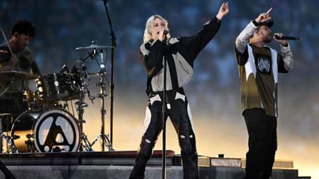 Champions-League-Finale: Fußball-Legende van Basten schimpft über Final-Show mit US-Rockband