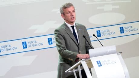 Rueda espera &quot;justicia&quot; con el consejero y la oposición pide &quot;explicaciones claras&quot;