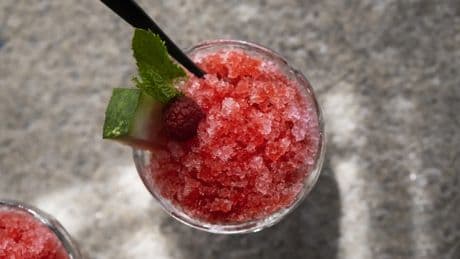 Ahora es el momento de comprar esta máquina de granizados : el final del verano la rebaja 70 euros
