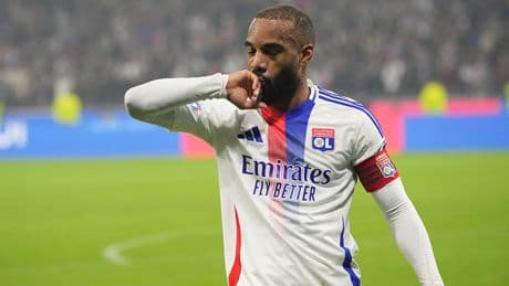 Beşiktaş'ta Lacazette gündemi! Yıldız golcü boşa çıkıyor