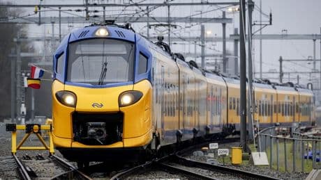Geen treinen rond Rotterdam in ochtendspits door storing