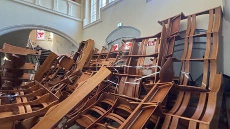 Bänke rausgerissen, Parolen geschmiert - Israel-Hasser verwüsten Uni
