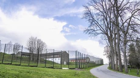 Zes gevangenen ontsnapt in België, een daarvan nog op de vlucht