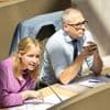 Vlaamse regering klopt zomerakkoord af: investering van 1,56 miljard voor elektriciteitsnet, nieuwe beheersovereenkomst VRT