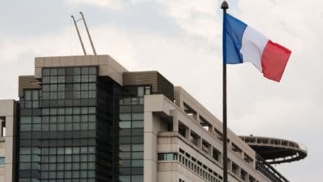 "Signe de fragilité accrue": l'activité se contracte en France (contrairement au reste de la zone euro)