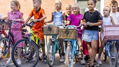 Speciale start van schooljaar met fietsbelconcert voor goed doel: ’Ik ga dit nóóit meer doen, dit is het beste ooit’