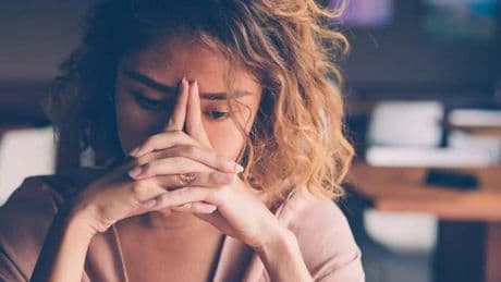 Karar vermekte en çok zorlanan 3 burç! Her şeyi ikiye bölüyorlar: Menüde bile yarım saat düşünenler onlar