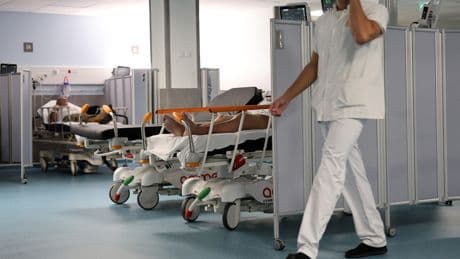 Les hôpitaux français invités à se préparer à la guerre d’ici mars 2026, selon des instructions du ministère de la Santé