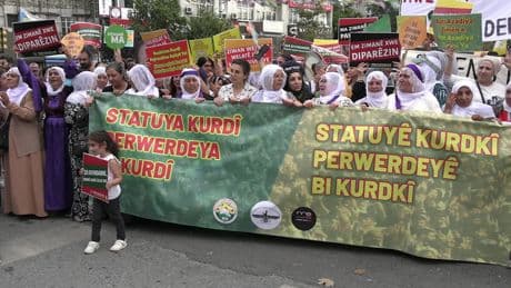 Anadilde eğitim ve Kürtçe’nin yasal statüsü için yürüdüler